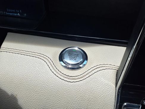 Used 2022 Lincoln Navigator Reserve RWD image 14