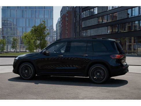 Used 2024 Mercedes-Benz EQB 300 4MATIC image 32