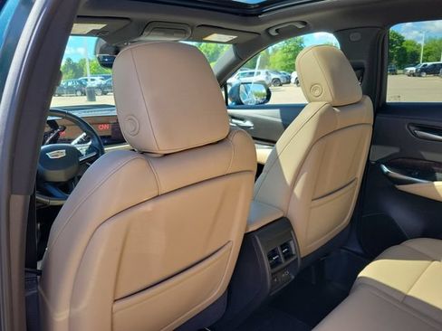 Certified 2024 Cadillac XT4 Premium Luxury w/ Active Safety Package AWD/4WD image 18