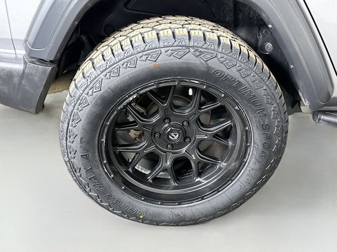 Used 2018 Jeep Wrangler Unlimited Sport S image 33