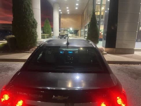 Used 2014 Chevrolet Cruze LT image 9