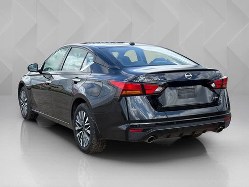 Used 2024 Nissan Altima 2.5 SV w/ SV Premium Package AWD/4WD image 7