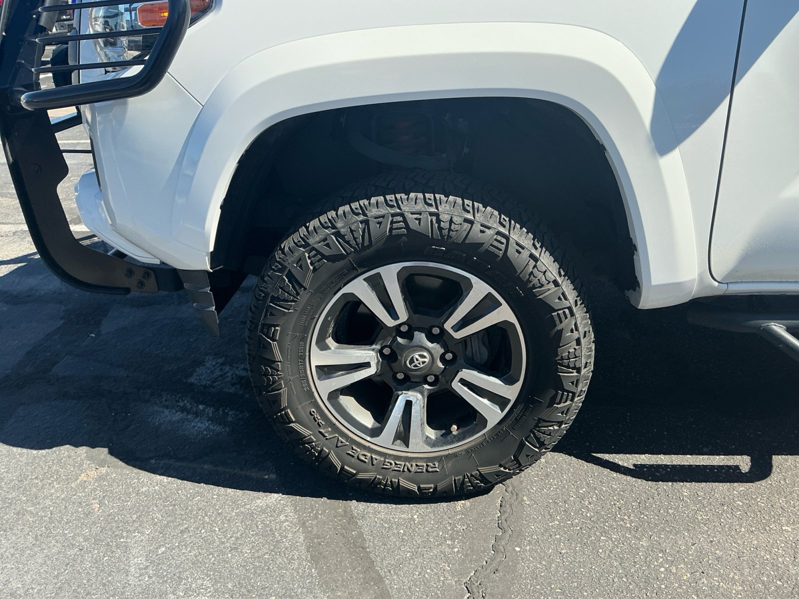 Certified 2019 Toyota Tacoma TRD Sport AWD/4WD image 24