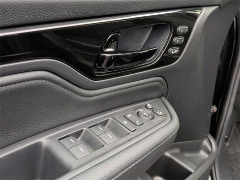 Used 2025 Honda Odyssey Elite image 11