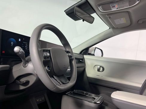 Used 2025 Hyundai Ioniq 5 SE image 18