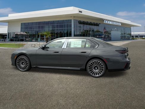 New 2026 BMW 740i w/ Premium Package RWD image 7
