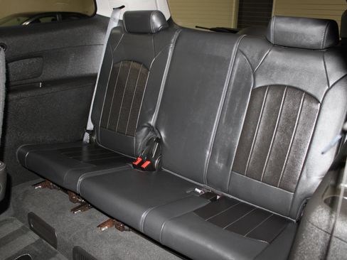 Used 2013 Buick Enclave Leather FWD image 26