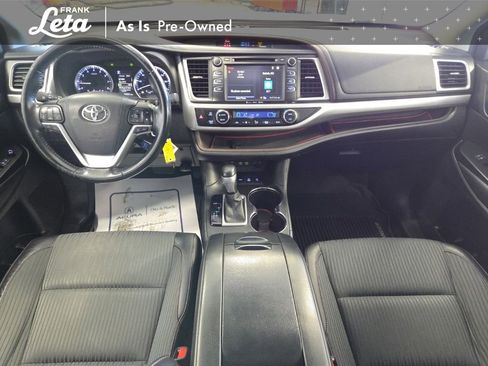 Used 2017 Toyota Highlander Plus image 16