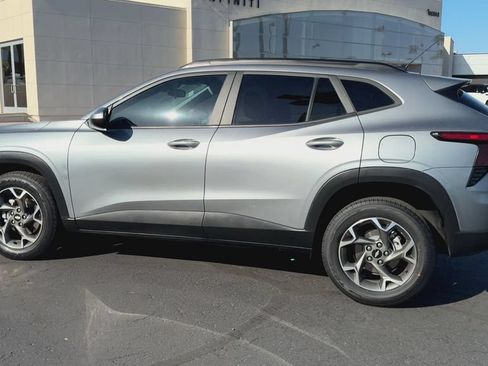 Used 2025 Chevrolet Trax LT w/ Driver Confidence Package FWD image 7