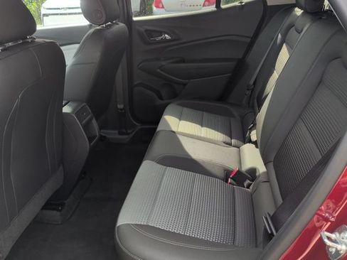 Used 2025 Chevrolet Trax LT FWD image 25