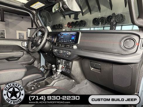 Used 2026 Jeep Wrangler Unlimited Rubicon AWD/4WD image 21