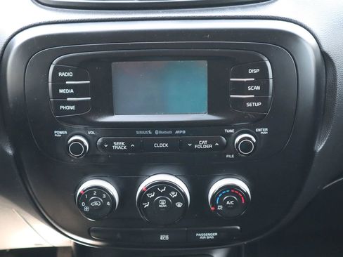 Used 2016 Kia Soul + FWD image 24