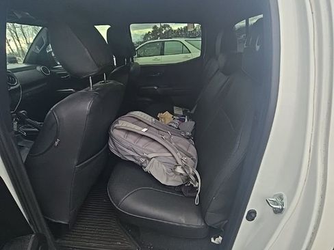 Used 2021 Toyota Tacoma TRD Off-Road image 7