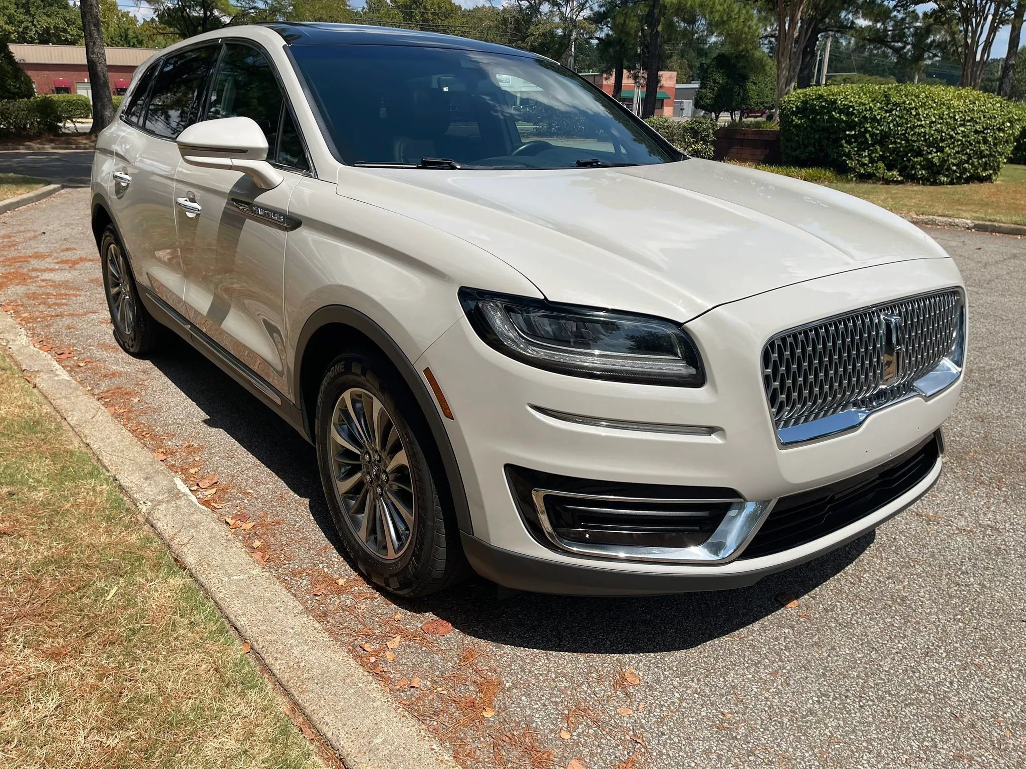 Used 2020 Lincoln Nautilus Reserve AWD/4WD image 7