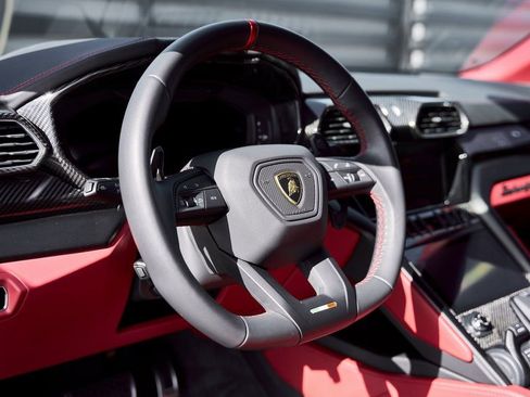 Used 2024 Lamborghini Urus S AWD/4WD image 38