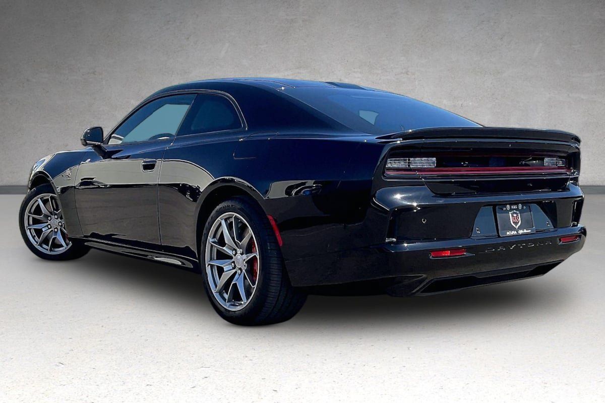 Used 2024 Dodge Charger Daytona Scat Pack w/ Plus Group AWD/4WD image 3