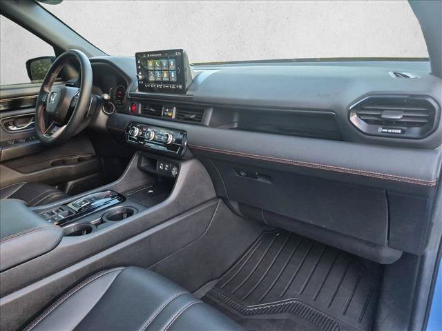 Used 2025 Honda Pilot TrailSport image 20