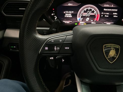 Used 2021 Lamborghini Urus AWD/4WD image 48