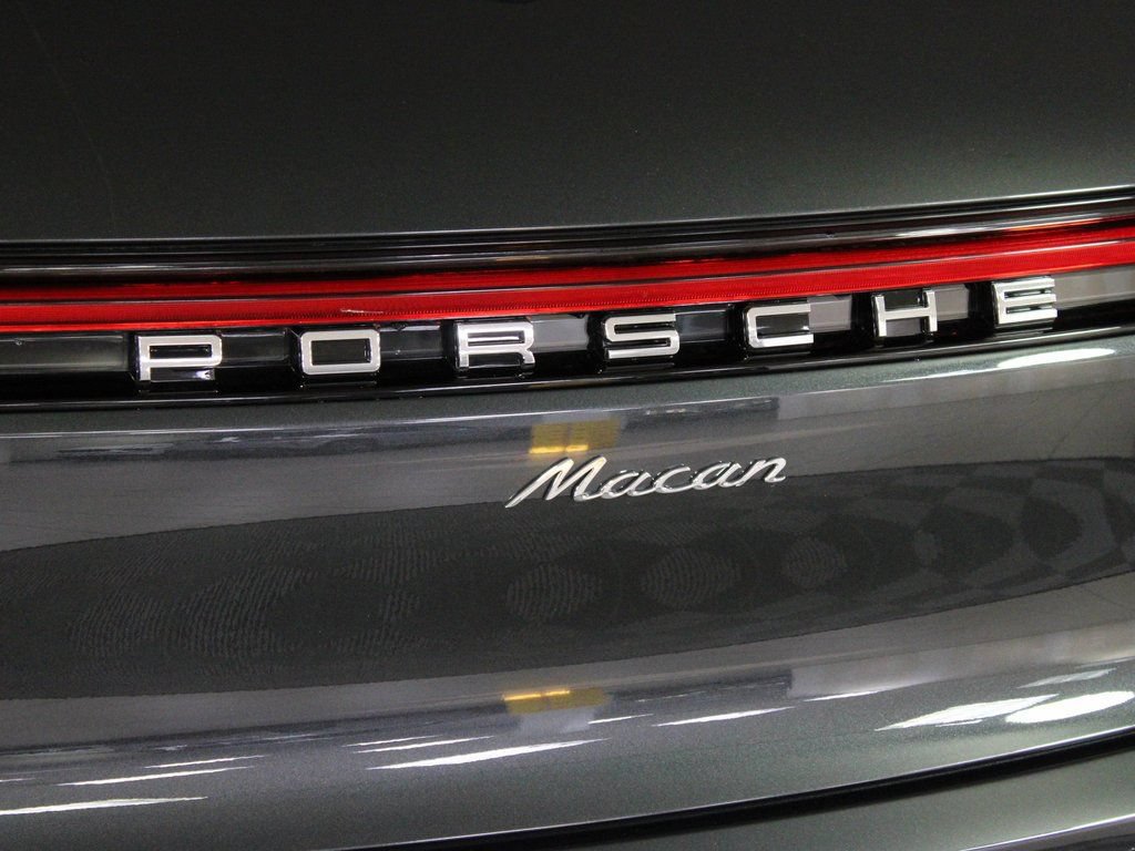 Certified 2026 Porsche Macan AWD/4WD image 13