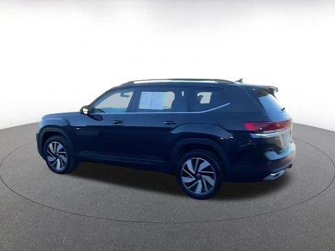 Used 2025 Volkswagen Atlas SE image 8