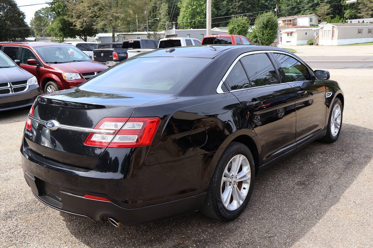 Used 2016 Ford Taurus SE FWD image 9