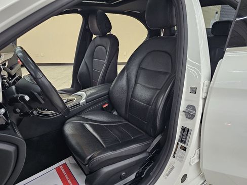 Used 2018 Mercedes-Benz C 300 Sedan w/ Premium Package image 17