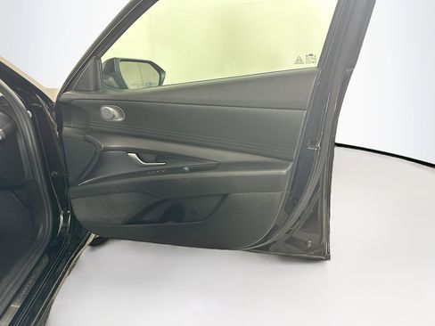 Used 2022 Hyundai Elantra Blue w/ Preferred Accessory Package image 30