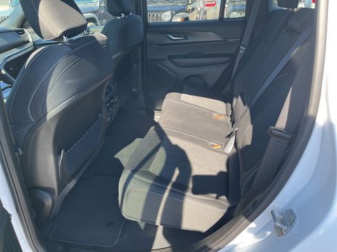 New 2025 Jeep Grand Cherokee image 16