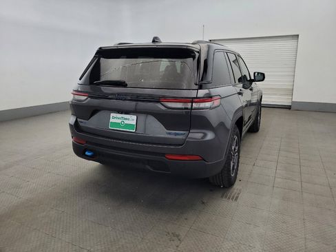 Used 2022 Jeep Grand Cherokee Trailhawk AWD/4WD image 7