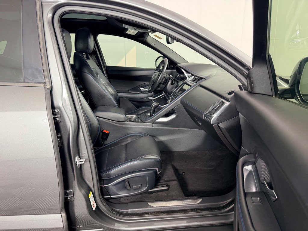Used 2019 Jaguar E-PACE R-Dynamic S AWD/4WD image 35
