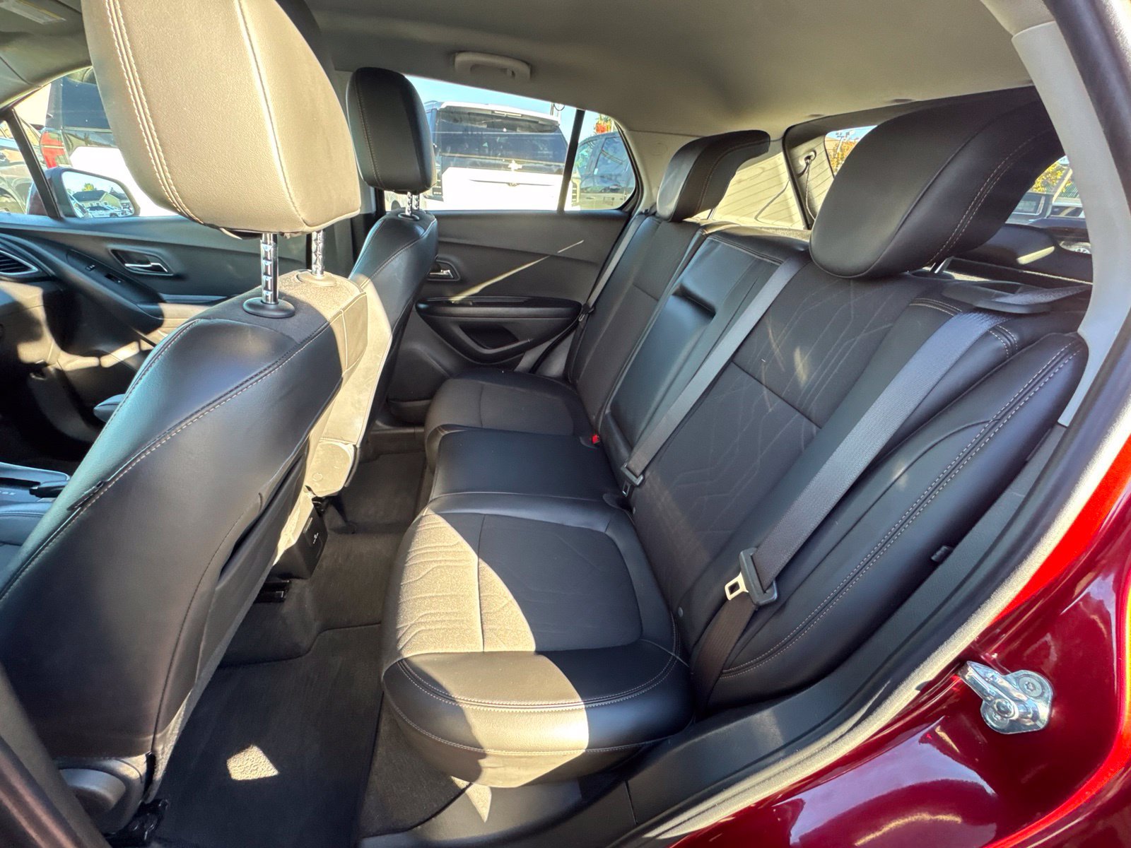 Used 2022 Chevrolet Trax LT w/ LT Convenience Package AWD/4WD image 24
