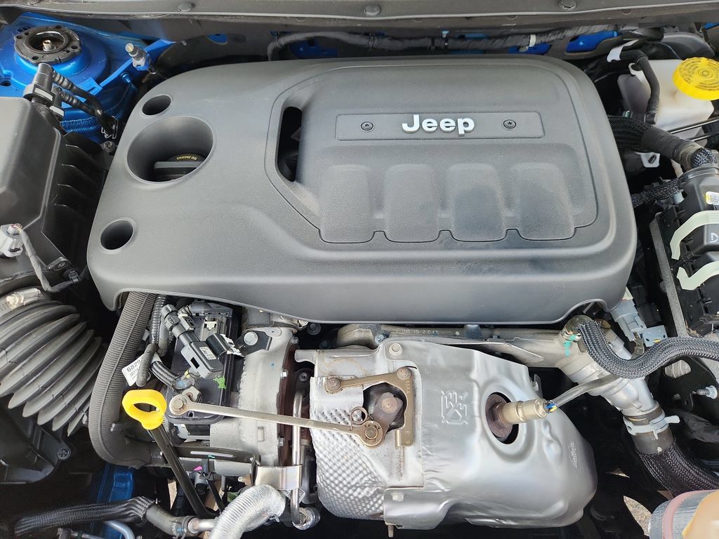Used 2020 Jeep Cherokee Trailhawk AWD/4WD image 14