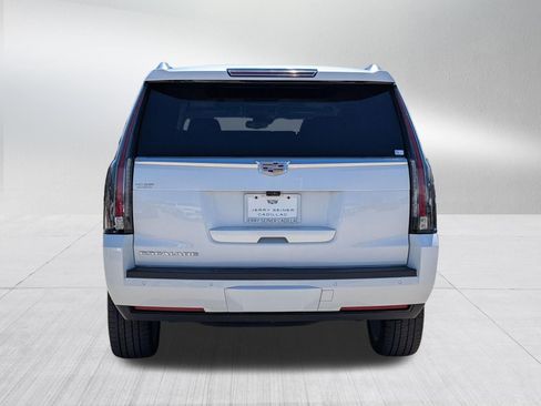 Used 2020 Cadillac Escalade Premium Luxury AWD/4WD image 5