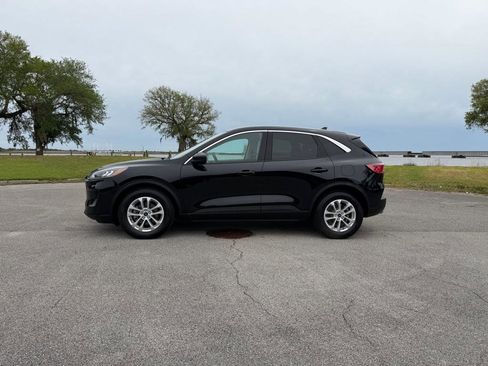 Used 2022 Ford Escape SE image 2