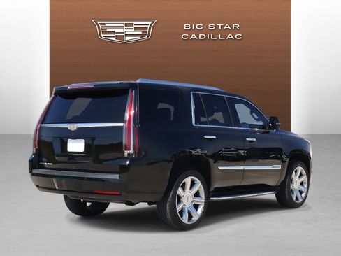 Used 2017 Cadillac Escalade Luxury image 5