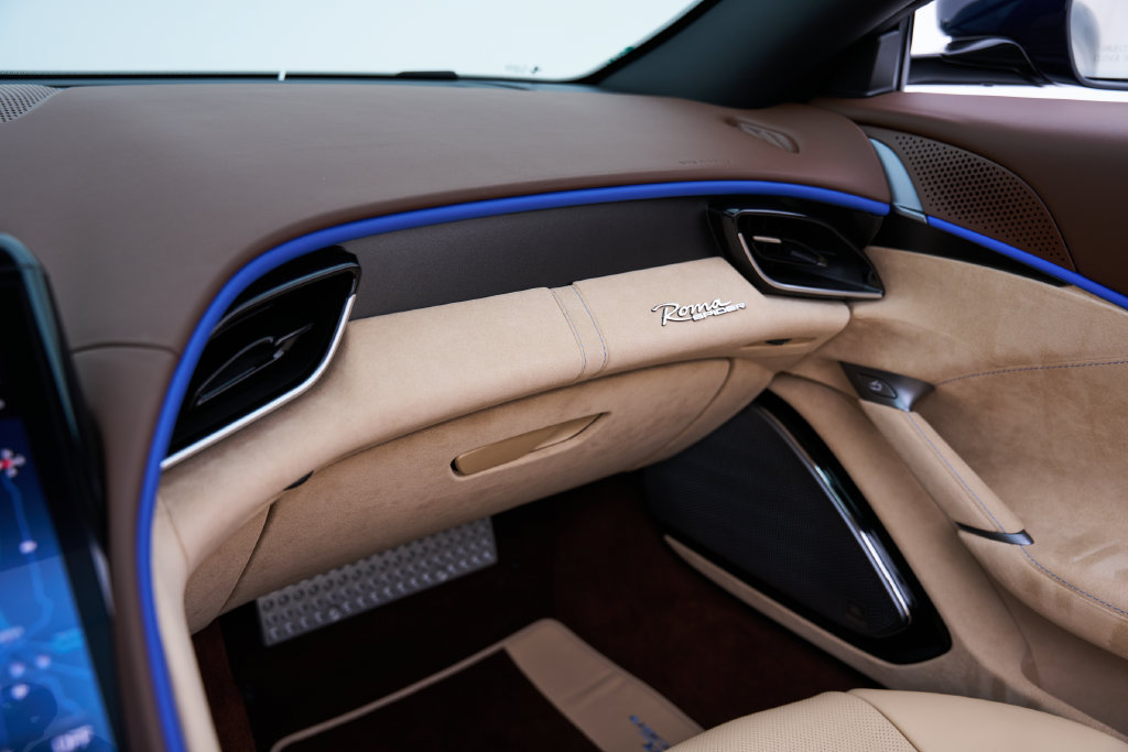 Used 2025 Ferrari Roma Spider RWD image 87