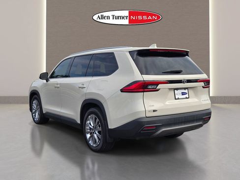 Used 2024 Toyota Grand Highlander AWD image 8