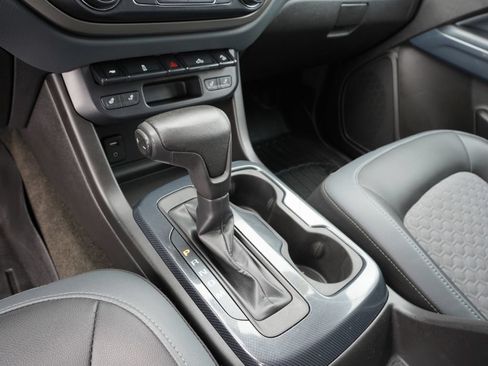 Used 2015 Chevrolet Colorado Z71 AWD/4WD image 16