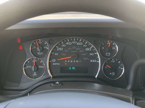 New 2026 Chevrolet Express 2500 RWD image 8