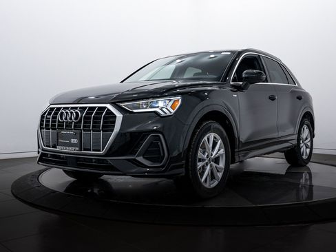 Certified 2025 Audi Q3 2.0T Premium Plus w/ Premium Plus Package image 7