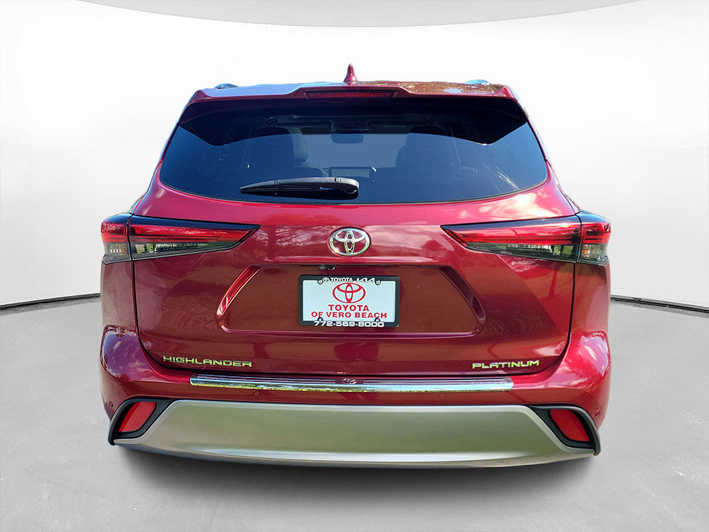 Used 2023 Toyota Highlander Platinum FWD image 5