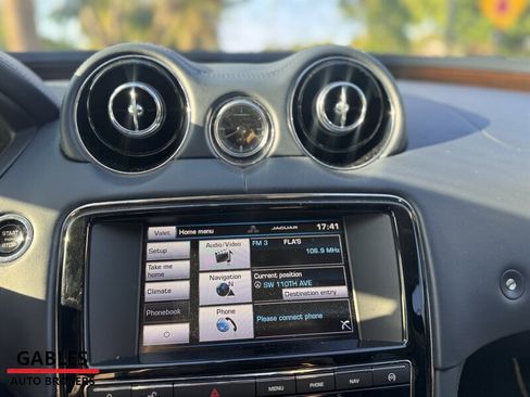 Used 2015 Jaguar XJ L Portfolio image 34