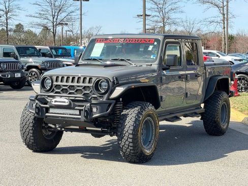 Used 2022 Jeep Gladiator Willys image 3