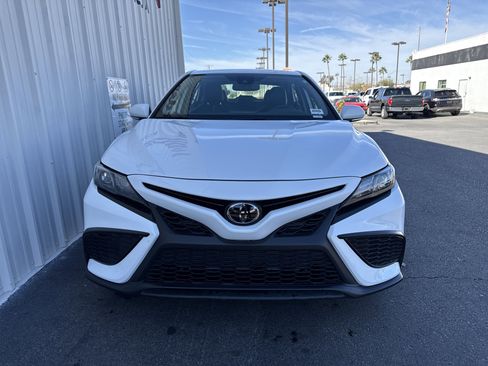 Used 2023 Toyota Camry SE w/ Convenience Package image 4