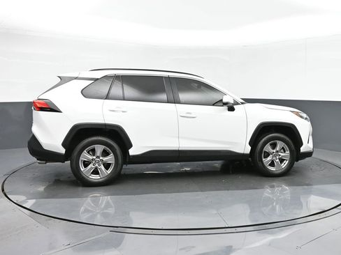 Used 2022 Toyota RAV4 XLE w/ Convenience Package image 8