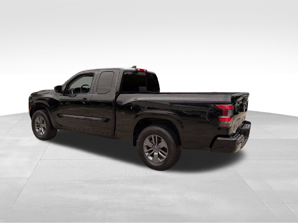 Used 2025 Nissan Frontier SV RWD image 5