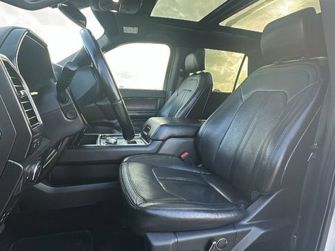 Used 2018 Ford Expedition Limited w/ Equipment Group 302A RWD image 4