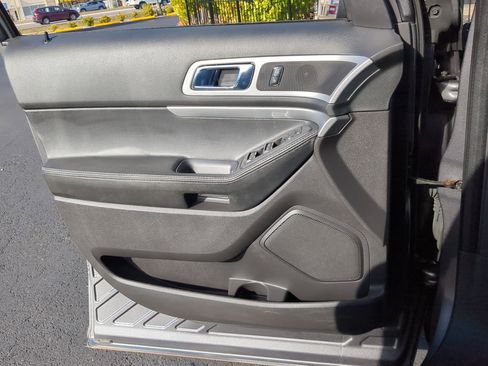 Used 2013 Ford Explorer XLT image 20