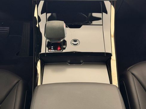 Certified 2025 Land Rover Range Rover Sport SE image 19