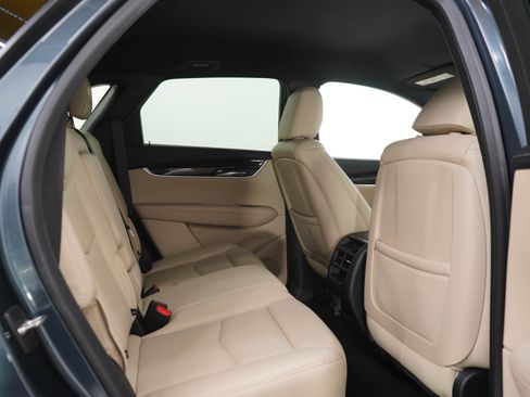 Used 2019 Cadillac XT5 AWD image 13